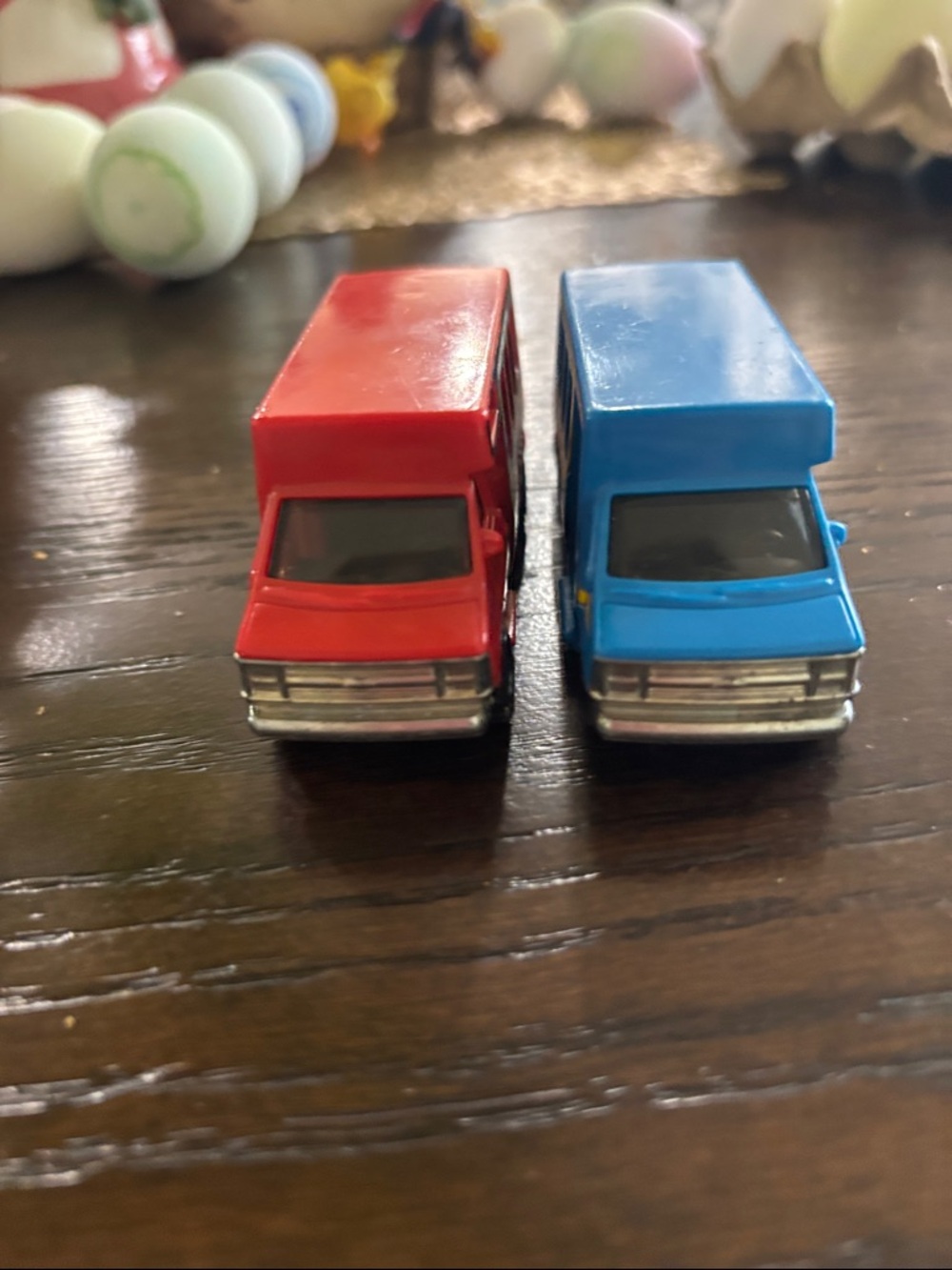 Die-Cast Kids Toy Delivery Vans - Red and Blue